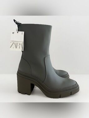 NWT Zara Rubberized Block Heel Lug Ankle Boots Rainboots 8 39